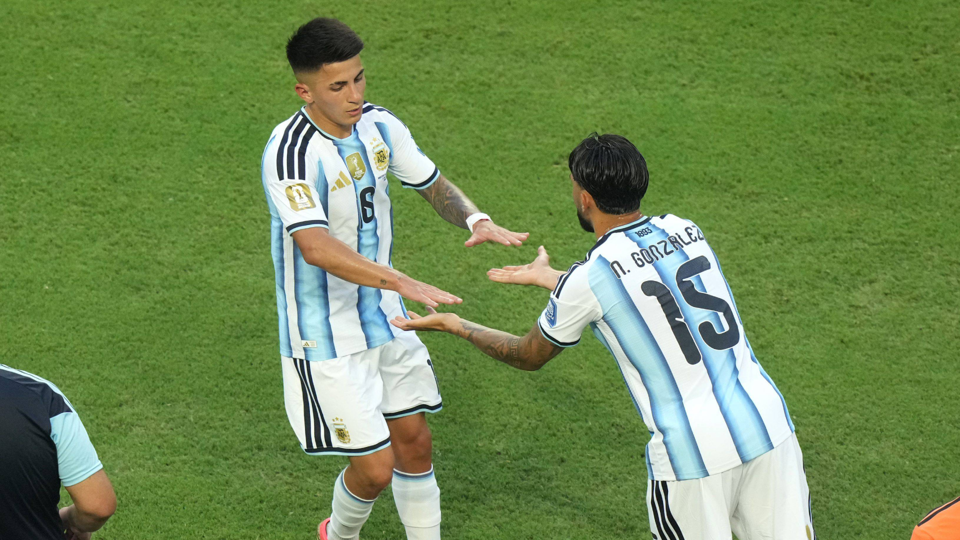 Nico González sustituye a Thiago Almada en un partido de Argentina en el Mundial Nico González sustituye a Thiago Almada en un partido de Argentina en el Mundial