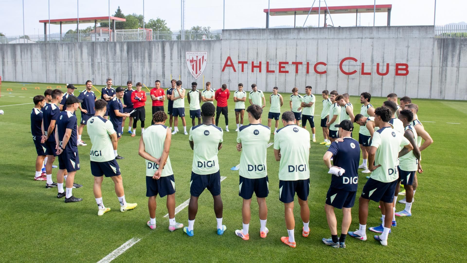 Primer entrenamiento del Athletic de Edin Terzic. Primer entrenamiento del Athletic de Edin Terzic.