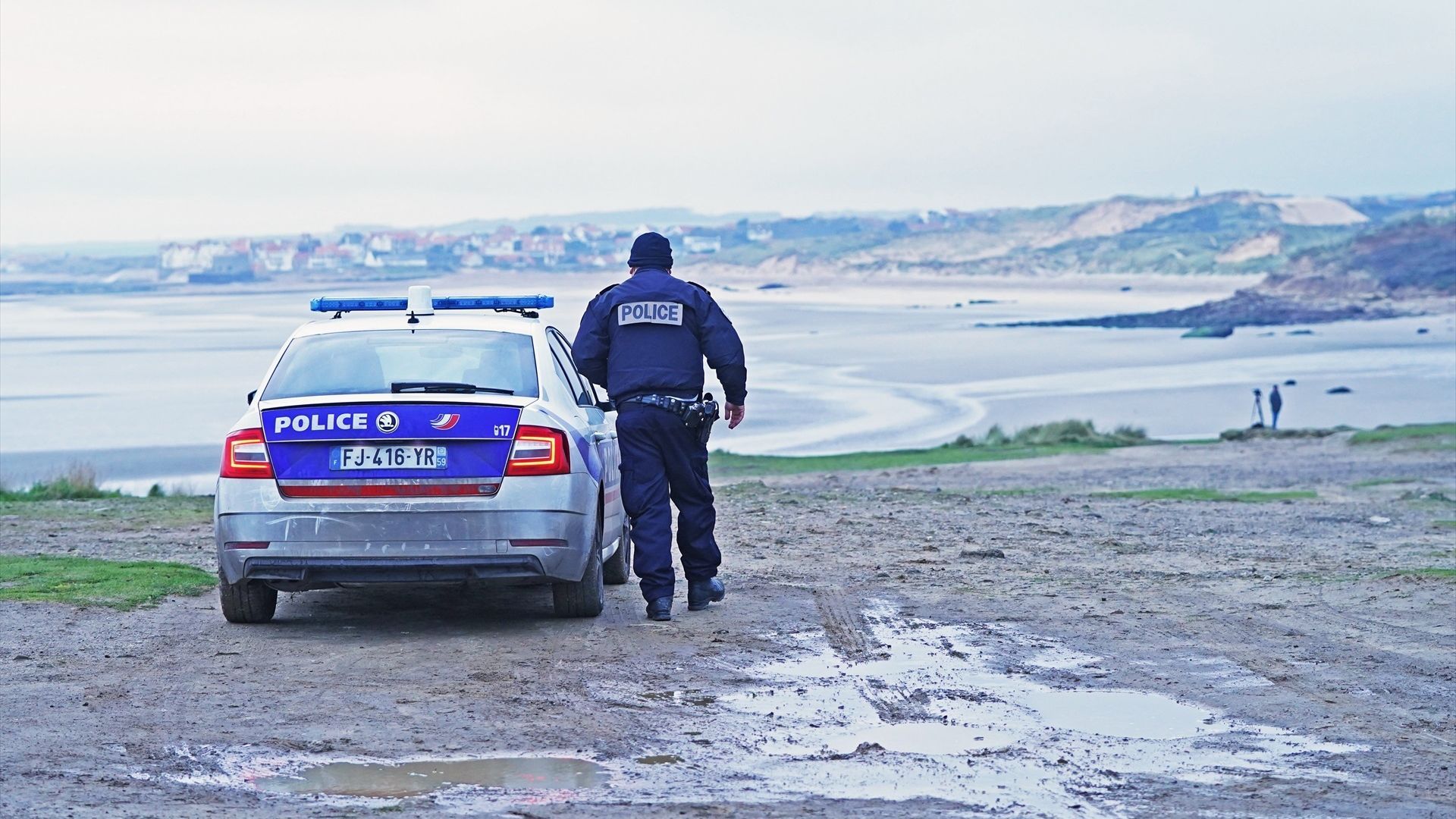 Un padre de 43 años muere tras salvar a sus dos hijos que se estaban ahogando en una playa de Wimereux, en Francia