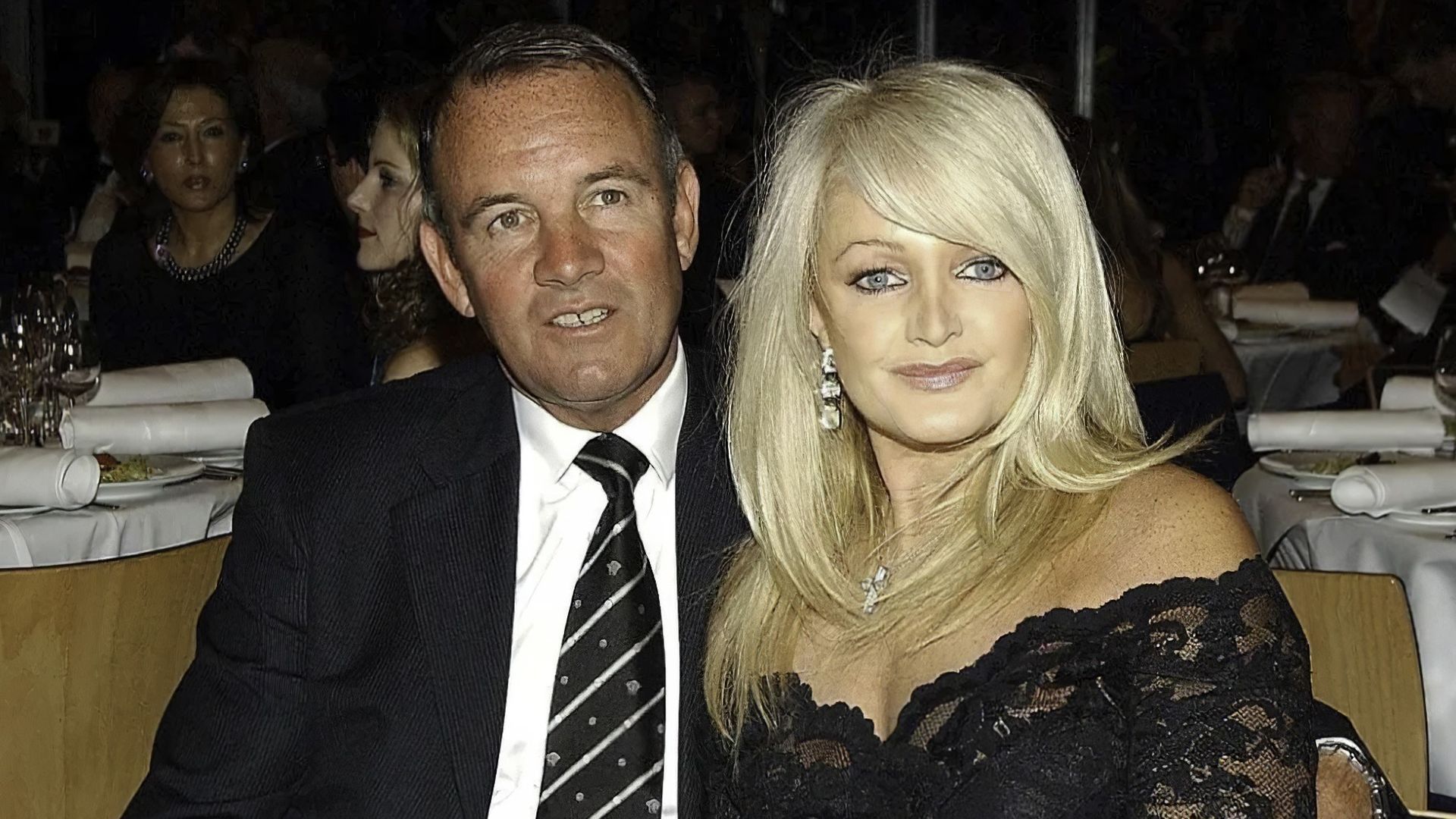Bonnie Tyler y Robert Sullivan se casaron el 4 de julio de 1973 Bonnie Tyler y Robert Sullivan se casaron el 4 de julio de 1973