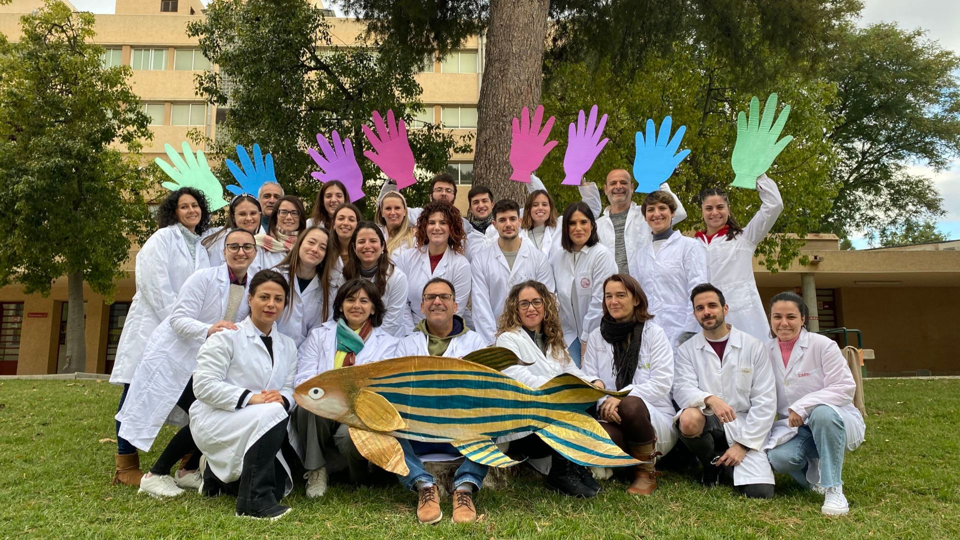 El equipo de la Universidad de Murcia liderado por Víctor Mulero que investiga la enfermedad de Gabriela