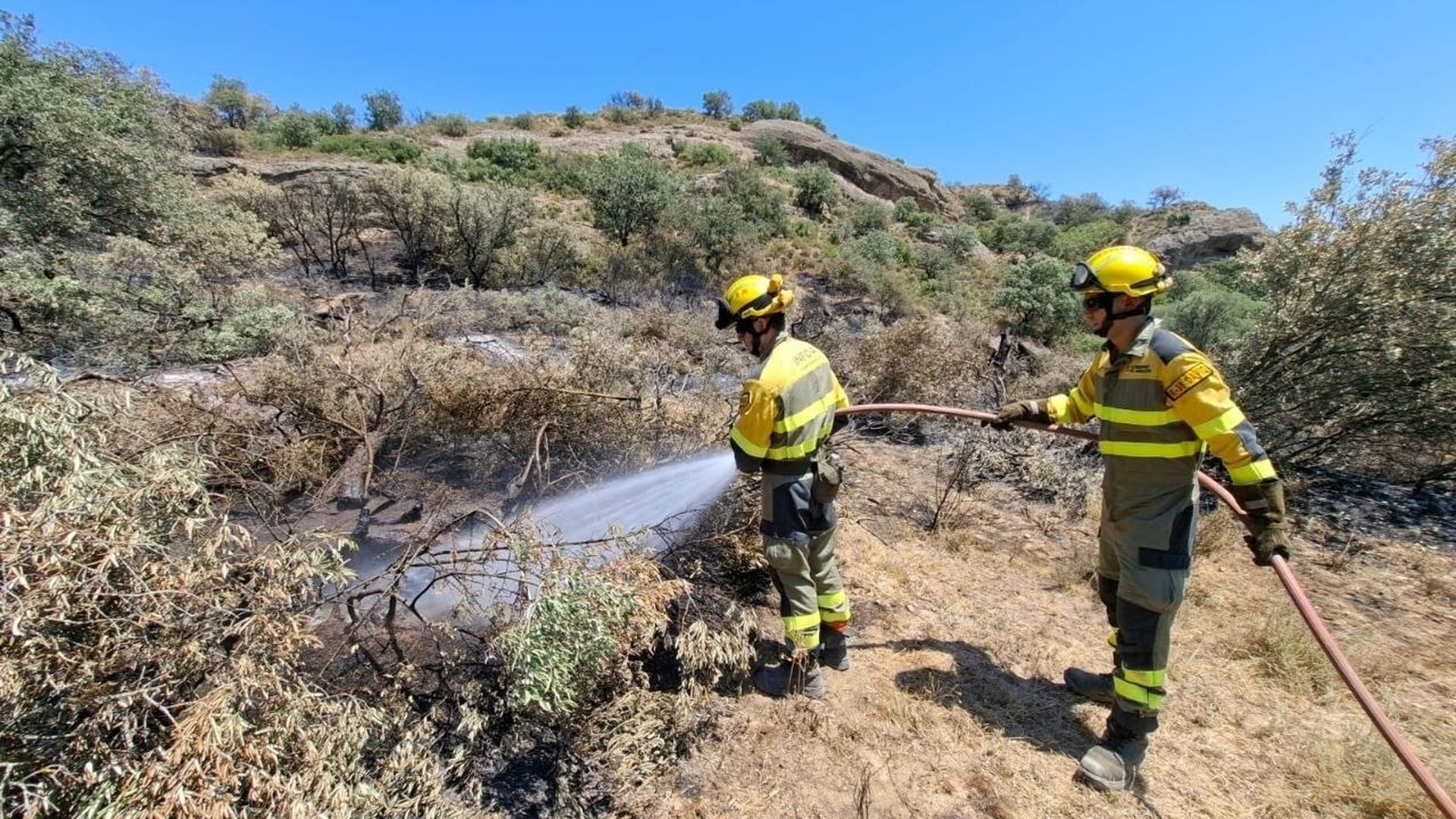 EuropaPress_7631159_infoar_realiza_labores_refresco_incendio_controlado_tamarite_litera_huesca EuropaPress_7631159_infoar_realiza_labores_refresco_incendio_controlado_tamarite_litera_huesca