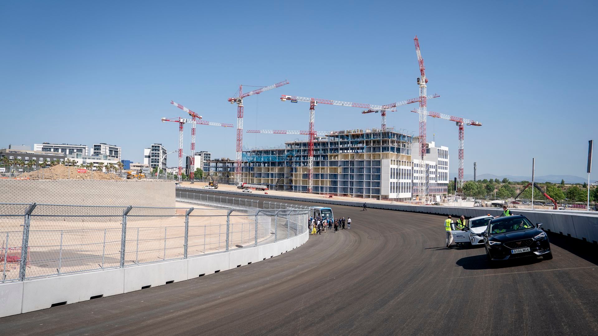 Ferrari inaugura de forma no oficial el circuito de F1 de Madrid: los motores ya rugen en ‘Madring’