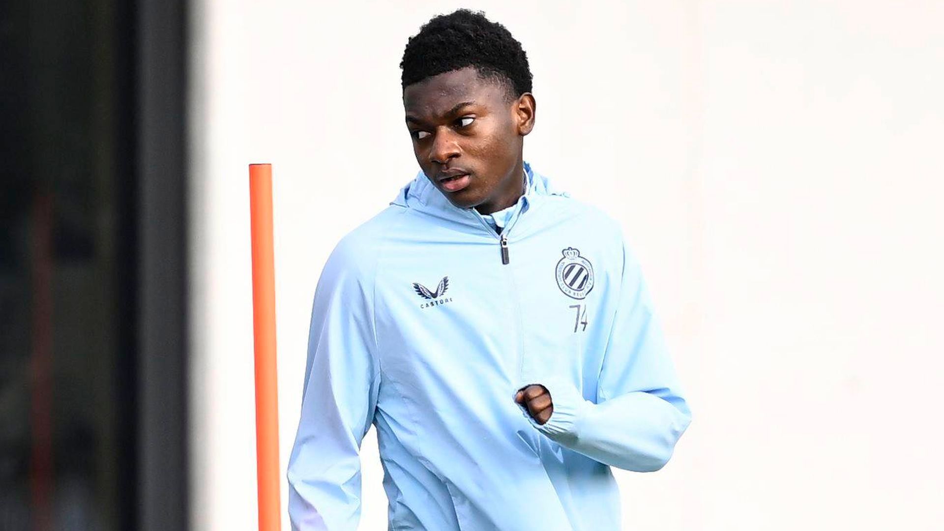 Jesse Bisiwu, jugador del Brujas Jesse Bisiwu, jugador del Brujas