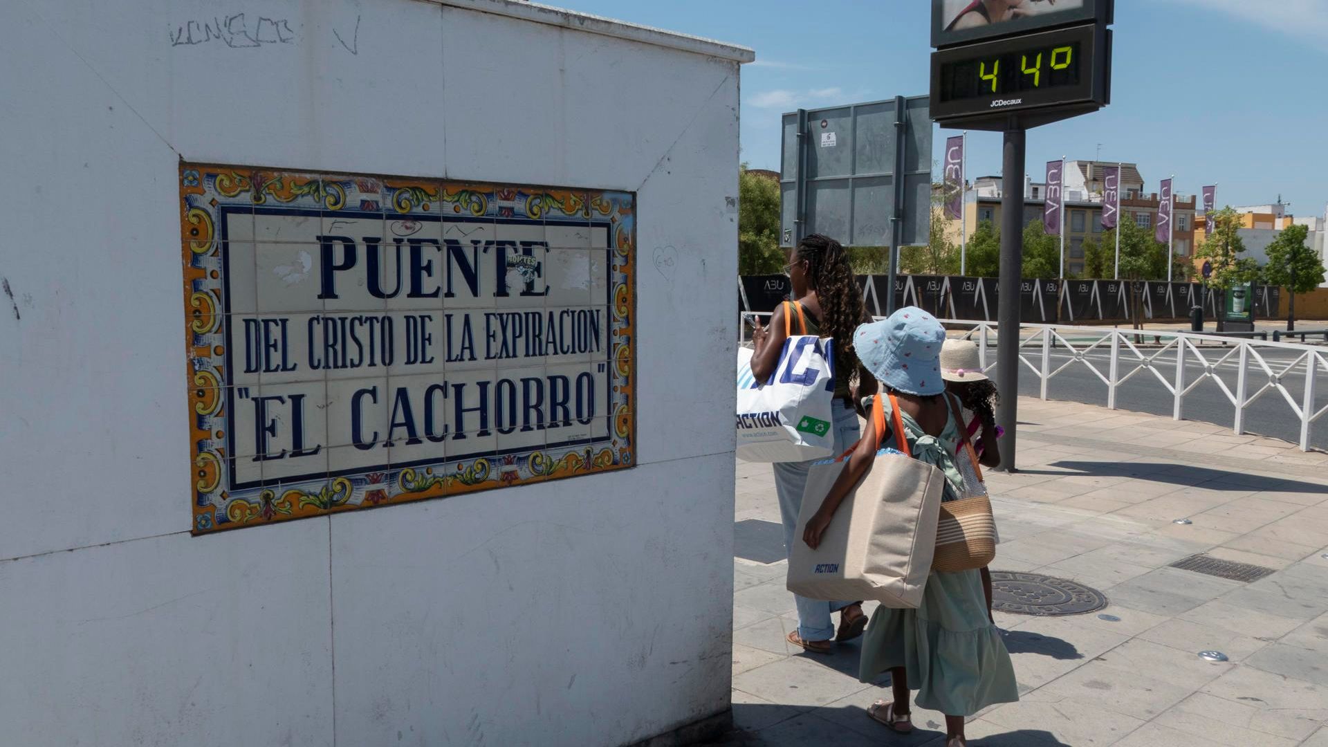 Muere una mujer de 59 años por un golpe de calor en Sevilla: es la cuarta víctima mortal en Andalucía y la tercera de la provincia Muere una mujer de 59 años por un golpe de calor en Sevilla: es la cuarta víctima mortal en Andalucía y la tercera de la provincia