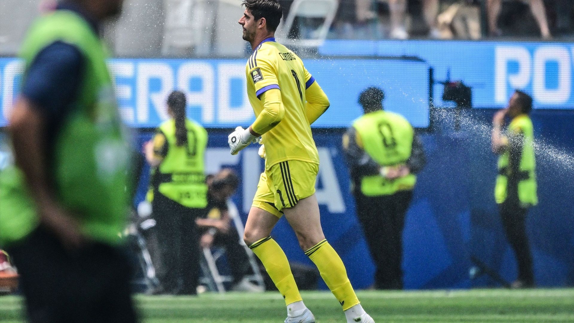Courtois se marcha lesionado del España-Bélgica