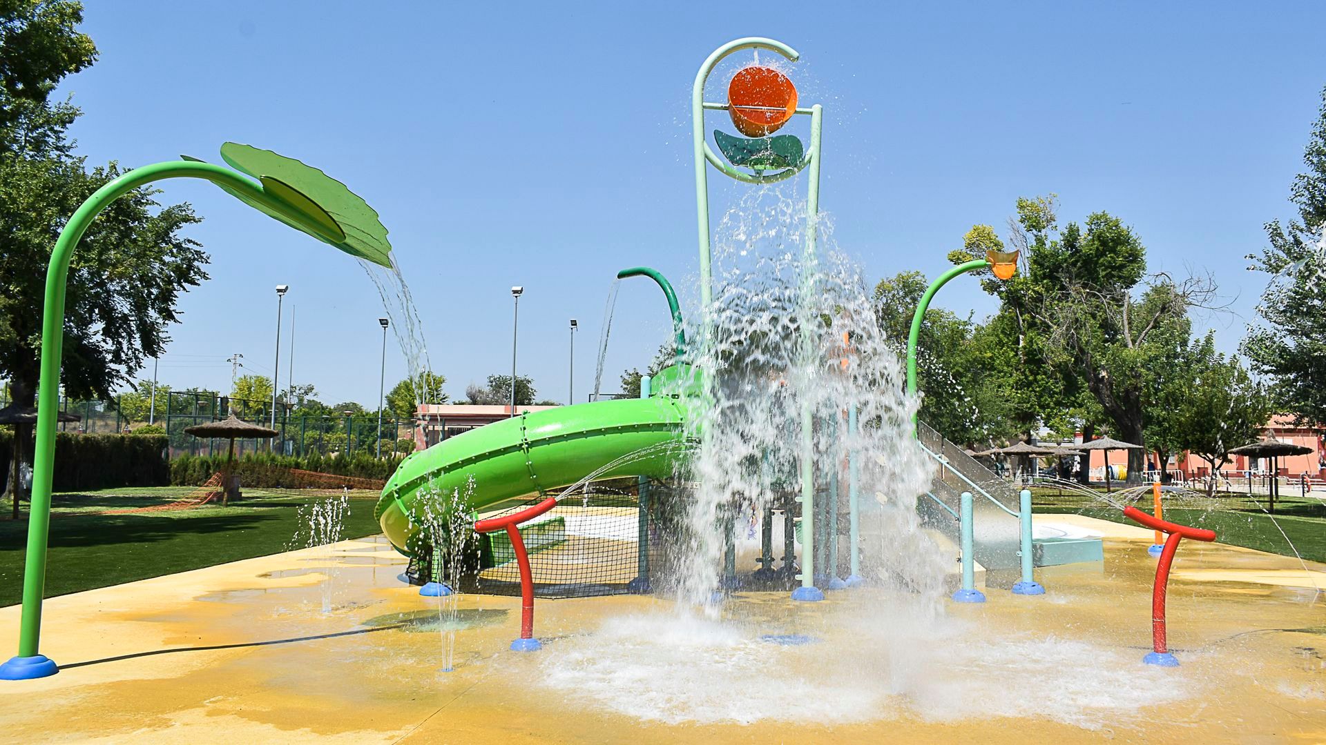 El pueblo de Sevilla con tres piscinas municipales baratas que estrena parque acuático infantil este verano El pueblo de Sevilla con tres piscinas municipales baratas que estrena parque acuático infantil este verano