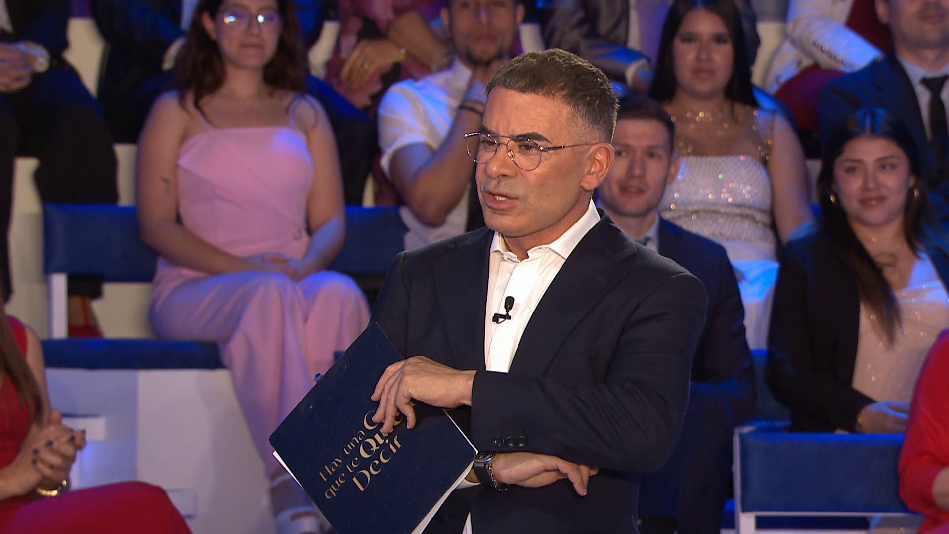 Jorge Javier Vázquez, ante lo cerca que han vivido tres hermanos sin conocerse: "Podíais haber sido novios"