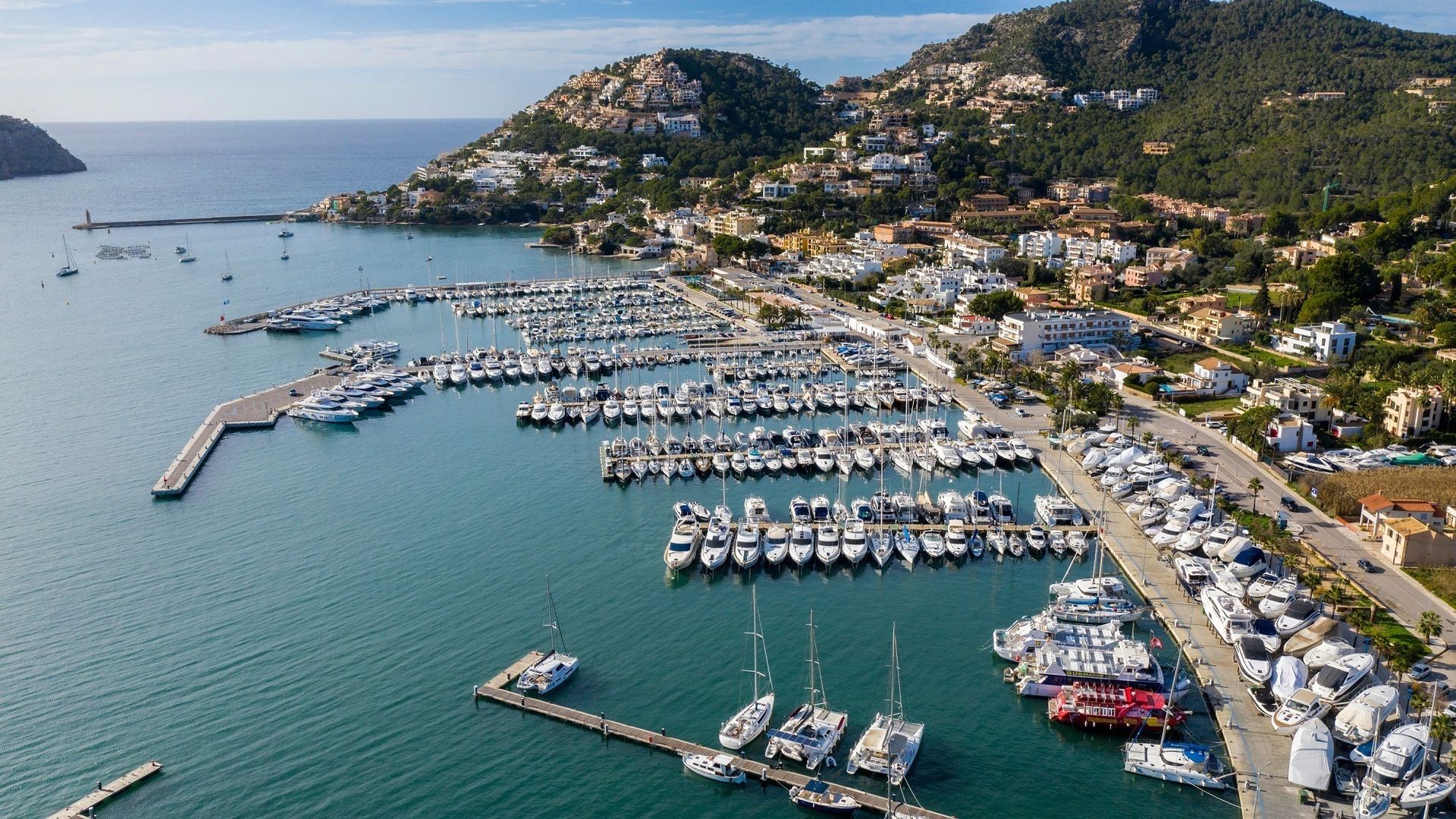 Plano general del puerto deportivo de Andratx, Mallorca Plano general del puerto deportivo de Andratx, Mallorca