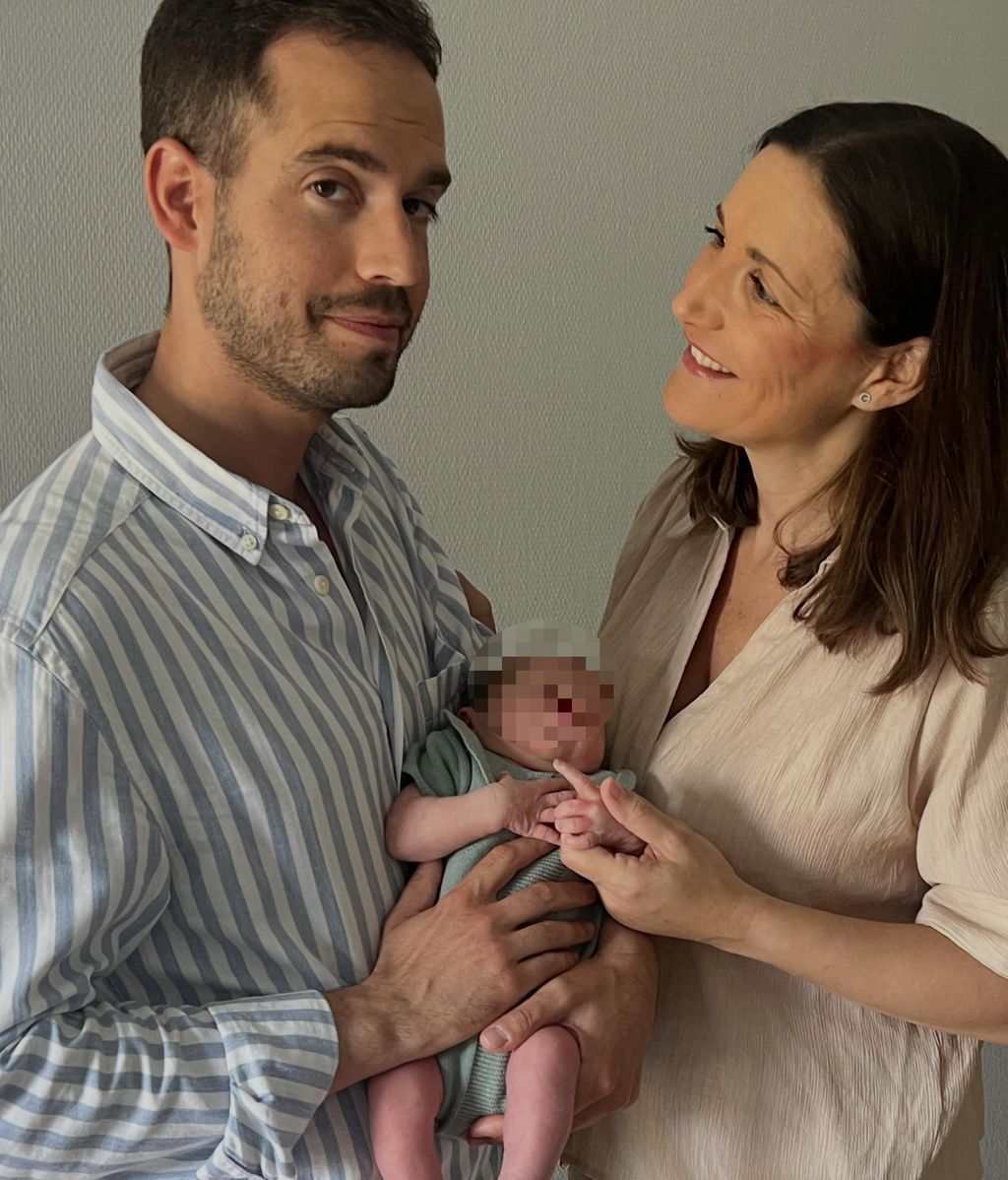 Raquel Sanz presenta a su hijo