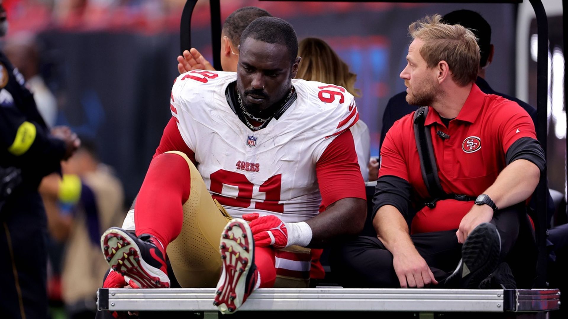 Sam Okuayinonu, el defensive tackle de los 49ers Sam Okuayinonu, el defensive tackle de los 49ers
