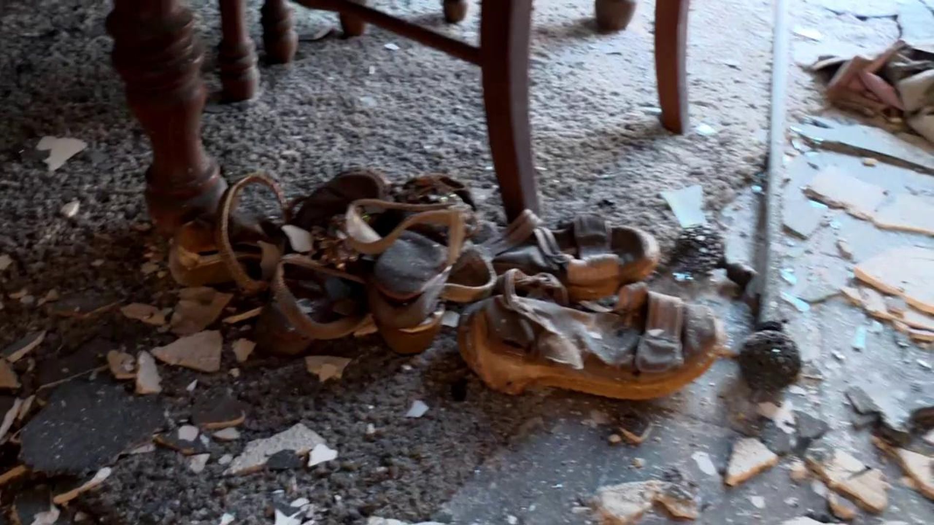 Sandalias calcinadas por el fuego