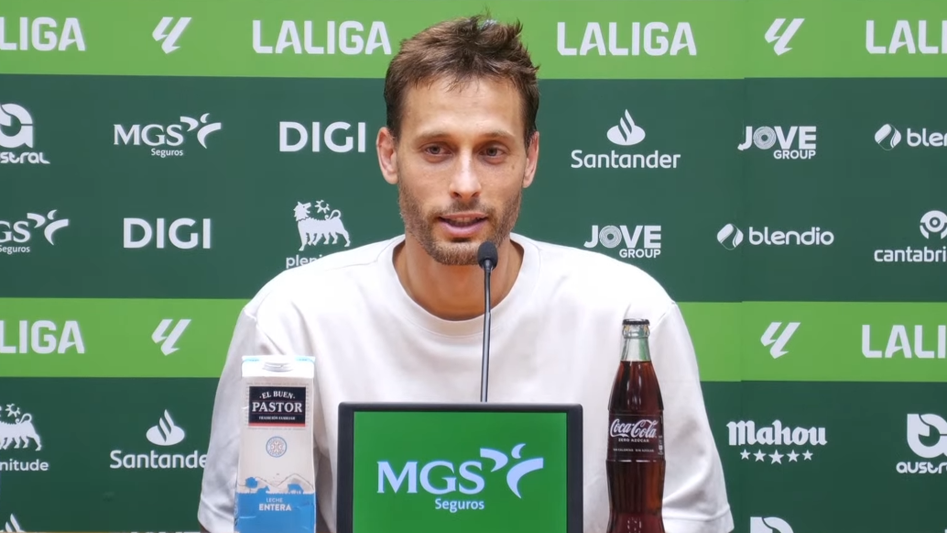 Sergio Canales en sala de prensa Sergio Canales en sala de prensa
