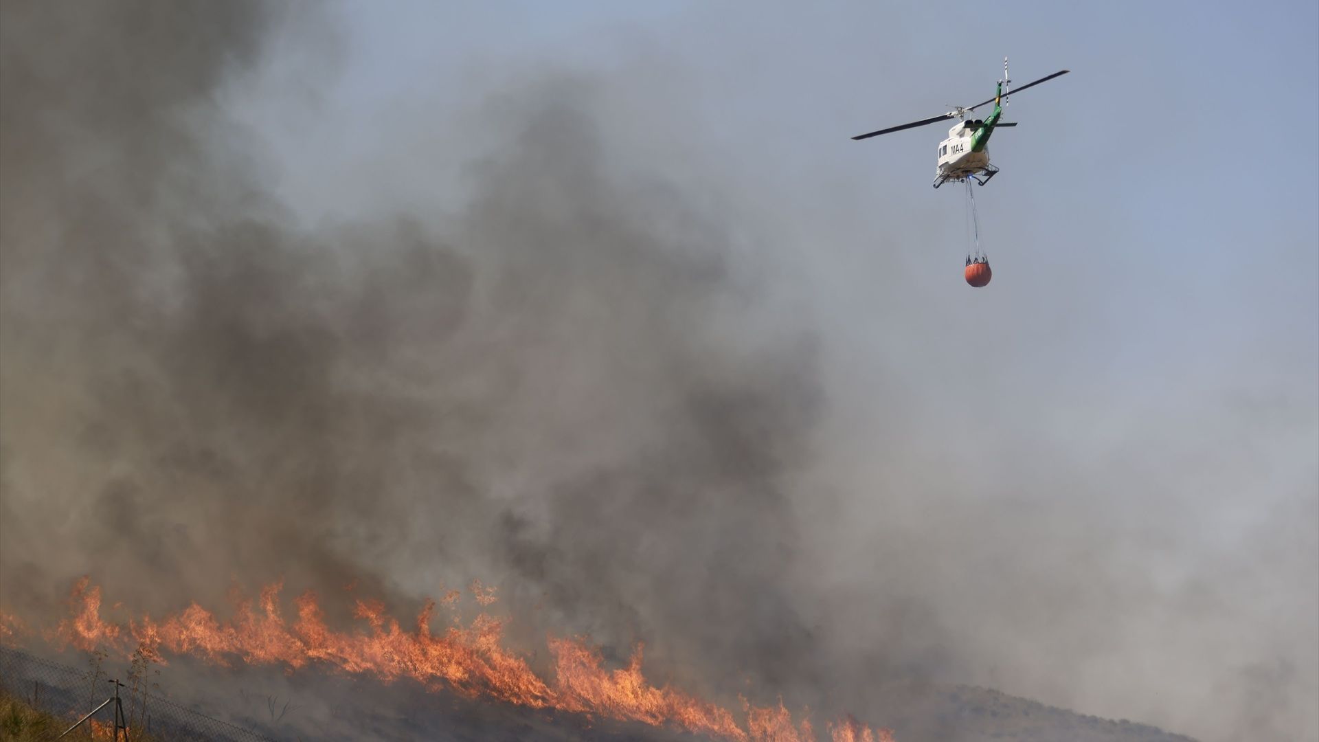 El incendio en Los Gallardos evoluciona de forma favorable gracias al clima El incendio en Los Gallardos evoluciona de forma favorable gracias al clima