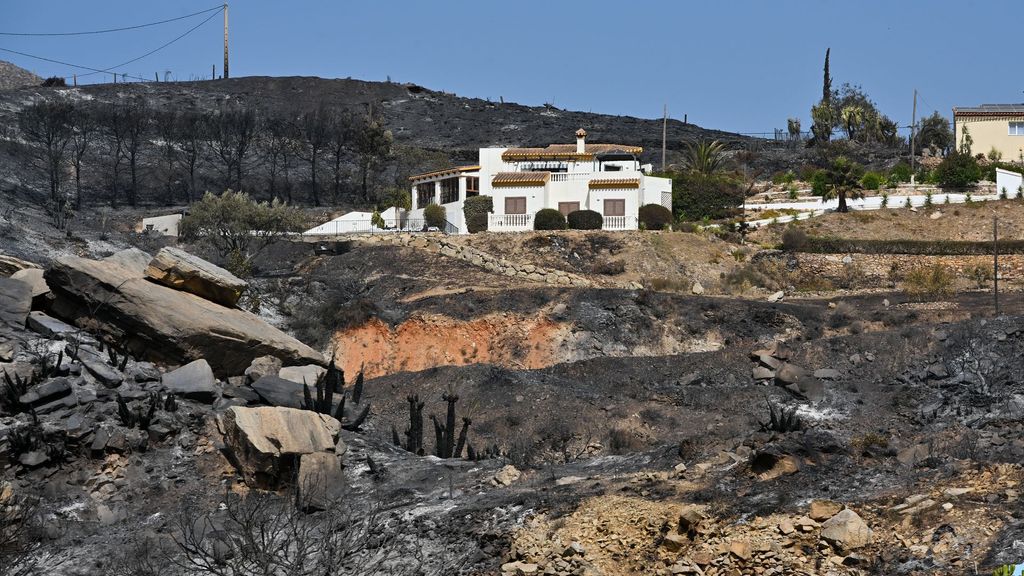 Las claves de la tragedia del incendio de Almería: las causas, la huida y las incógnitas sobre las víctimas