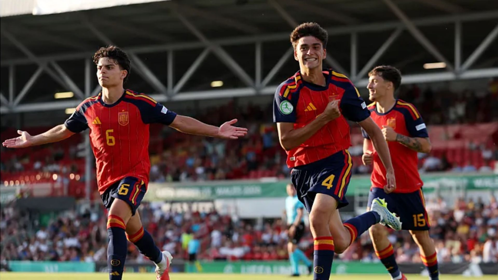 Los jugadores de España celebran uno de los goles ante Alemania. Los jugadores de España celebran uno de los goles ante Alemania.