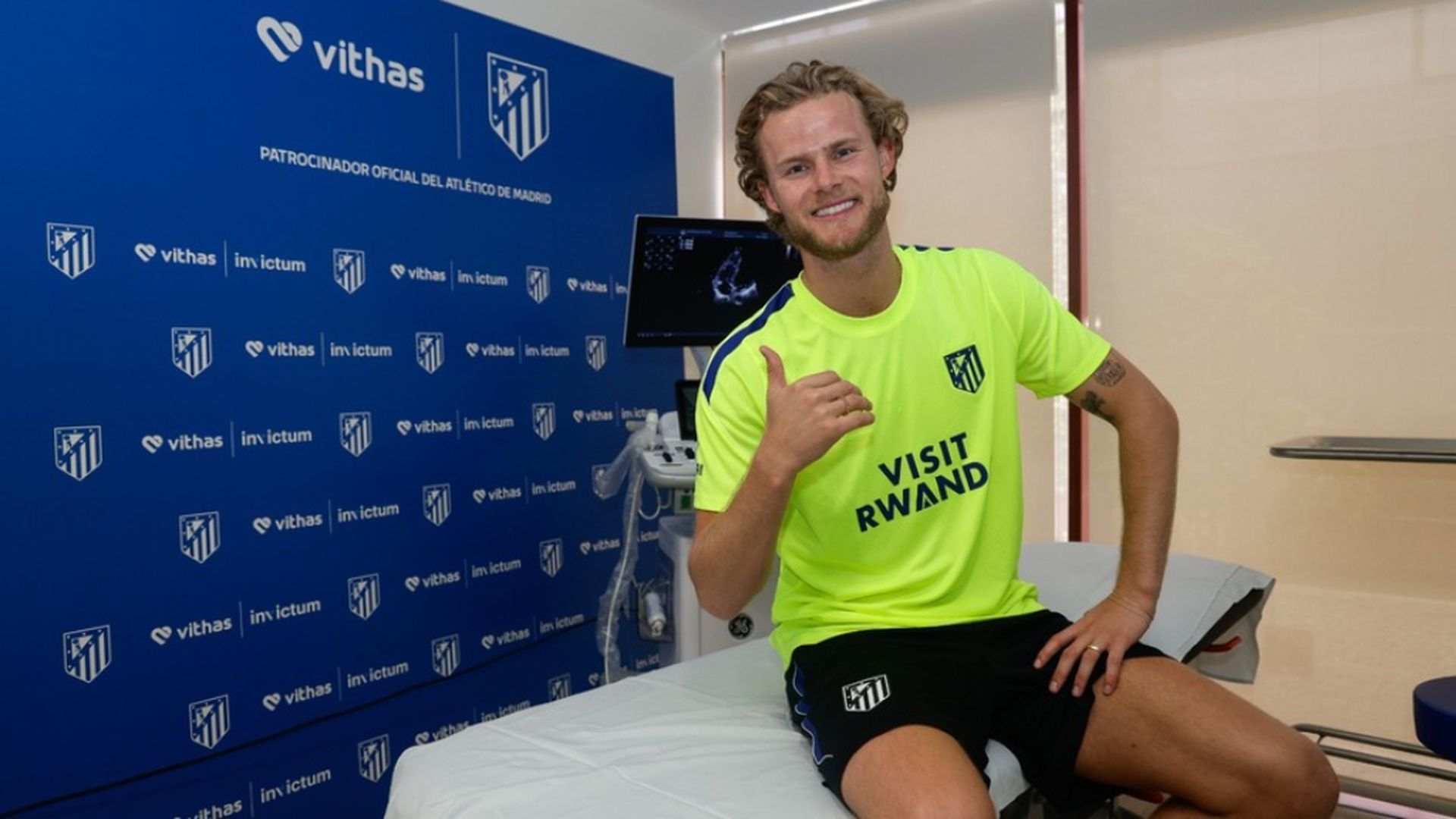 Morten Hjulmand, pasando el reconocimento médico con el Atleti