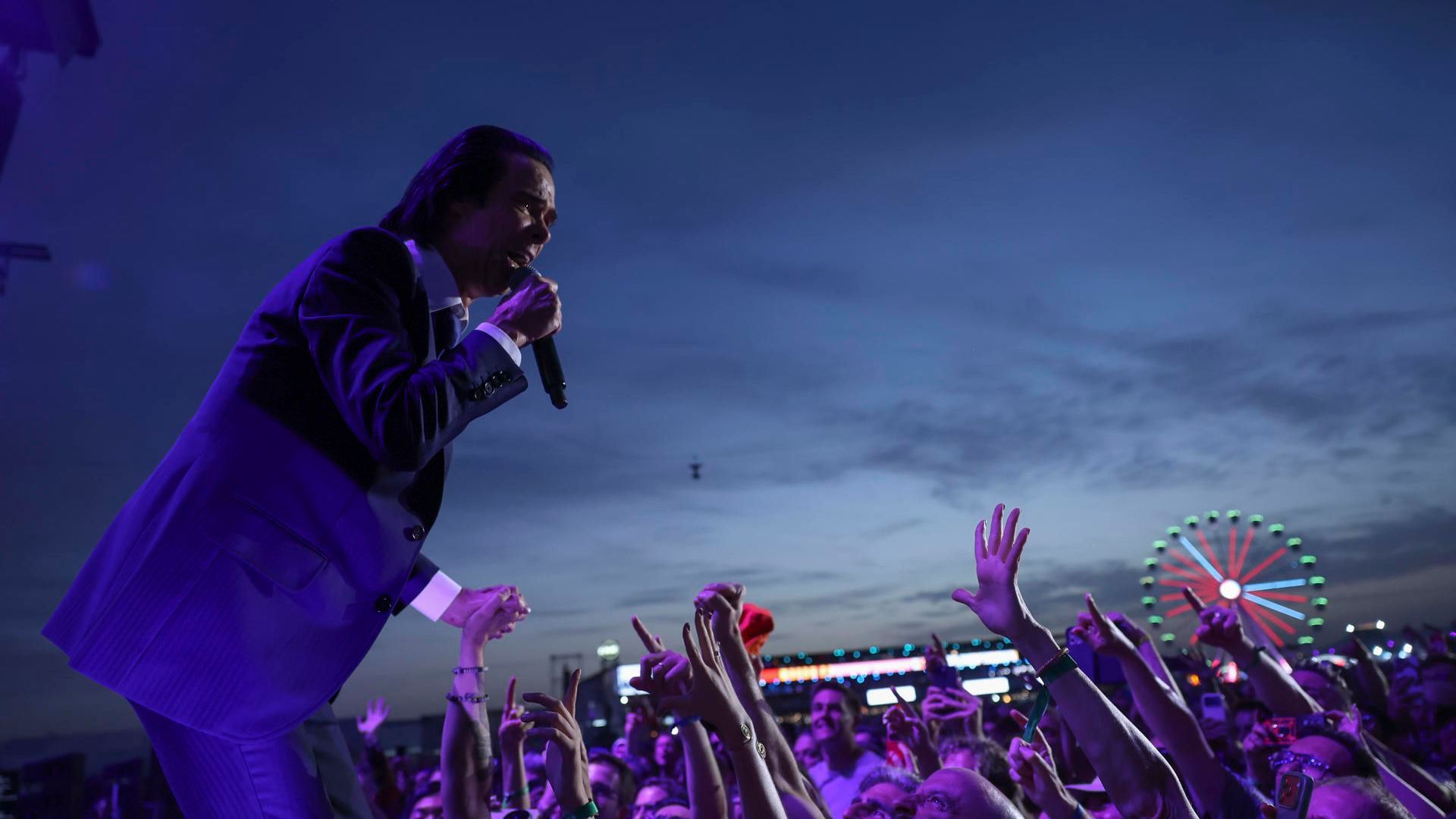 Mad Cool cierra su 10º edición por todo lo alto: más de 200.000 asistentes disfrutaron de una jornada llena de rock y sonidos clásicos Mad Cool cierra su 10º edición por todo lo alto: más de 200.000 asistentes disfrutaron de una jornada llena de rock y sonidos clásicos