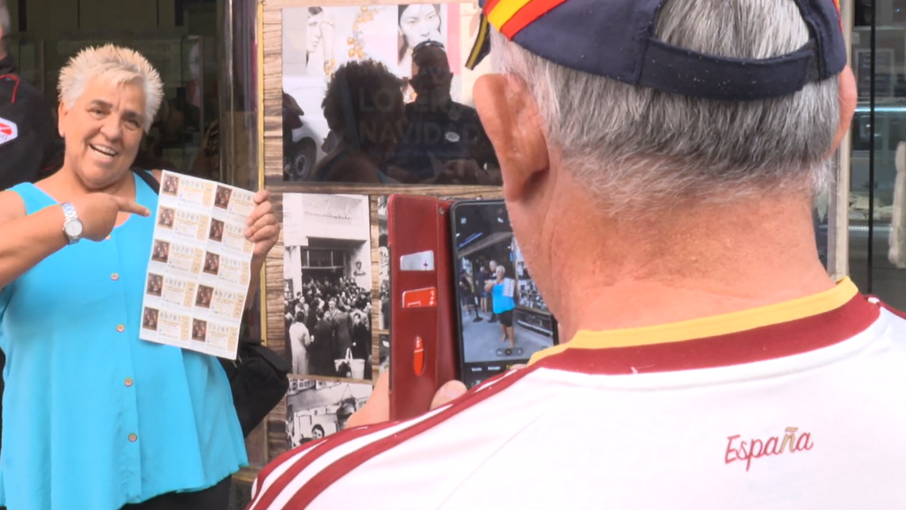 Madrid se llena de colas para comprar la lotería de Navidad en pleno julio: los españoles empiezan a buscar su suerte con los números