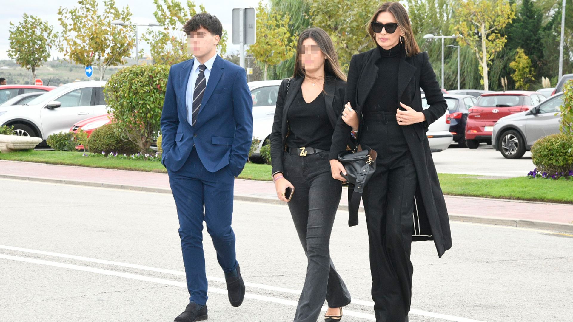 Nieves Álvarez junto a sus hijos