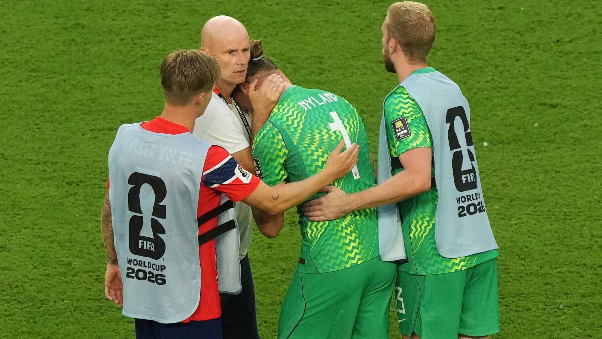 Orjan Nyland, llorando tras el Noruega-Inglaterra