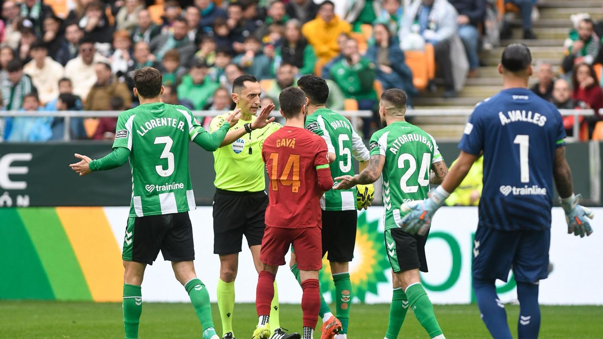 Sánchez-Martínez, en el Betis - Valencia. Sánchez-Martínez, en el Betis - Valencia.