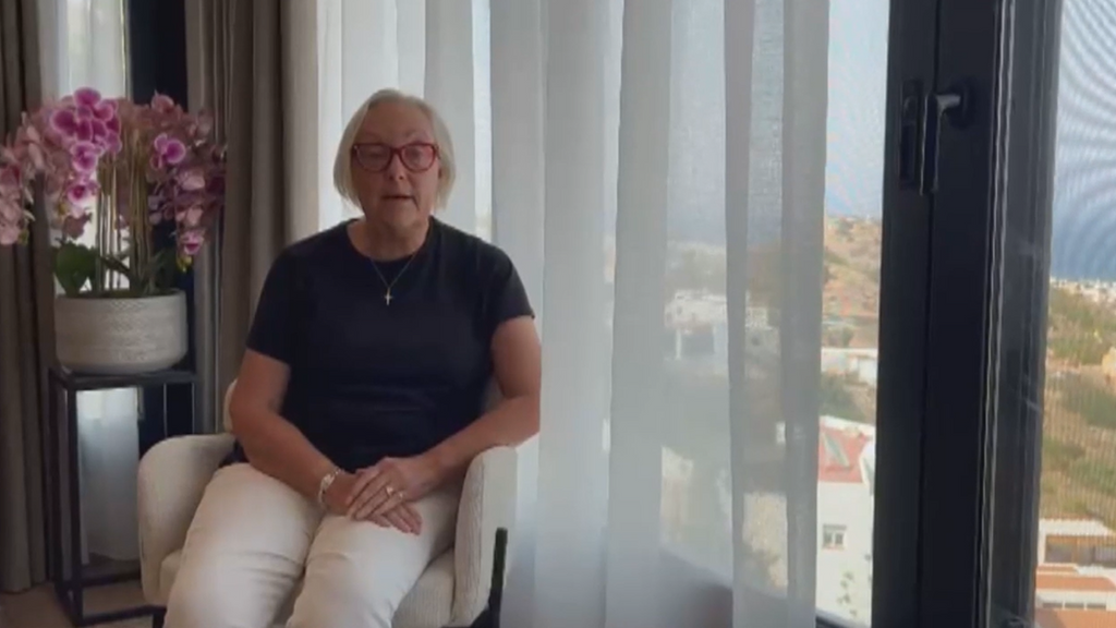 Afectados del incendio de Almería denuncian que nadie les avisó para evacuar: "Nos dimos cuenta al ver el humo"
