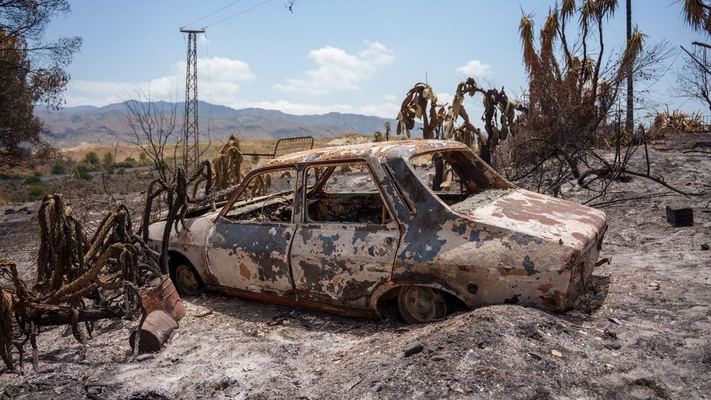 Aumentan a 10 la cifra de las personas desaparecidas en el incendio de Los Gallardos, en Almería: hay 13 muertos