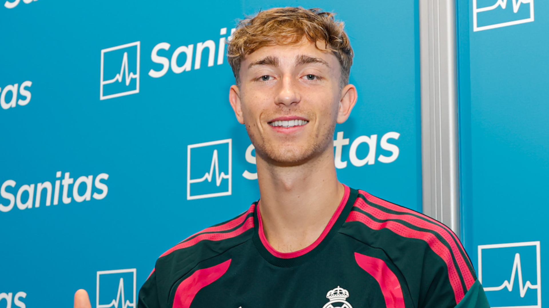 Dean Huijsen pasa revisión médica con el Real Madrid