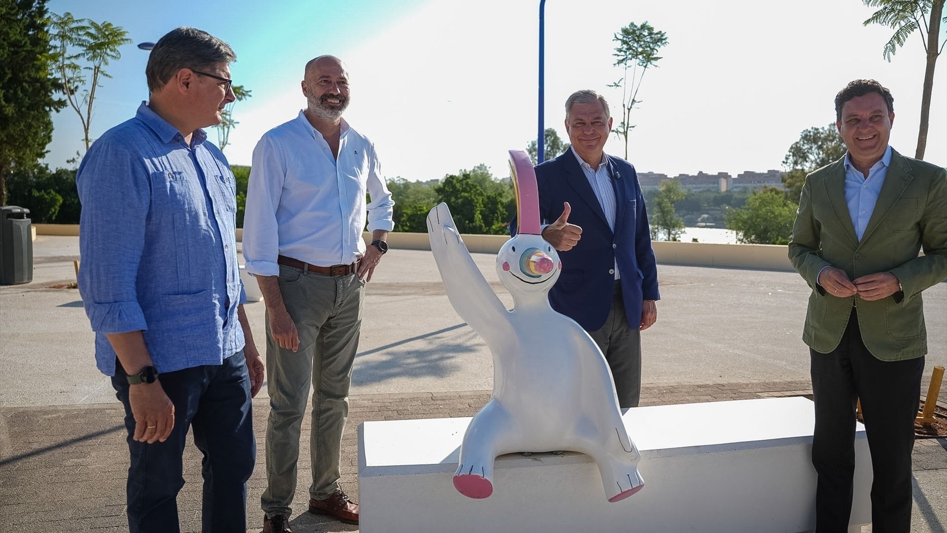 Encuentran en una fuente la estatua de Curro que había sido robada este fin de semana Encuentran en una fuente la estatua de Curro que había sido robada este fin de semana