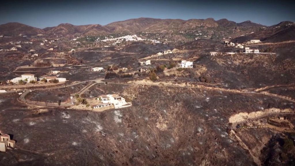 Las imágenes aéreas muestran la devastación que deja el incendio de Almería: 7.000 hectáreas reducidas a ceniza