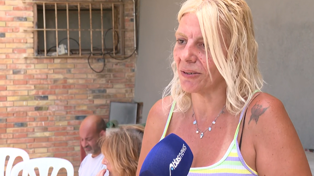 Preocupación e incertidumbre entre los desalojados por el incendio en Querol, Tarragona: "Estoy nerviosa por las dos niñas que tengo"