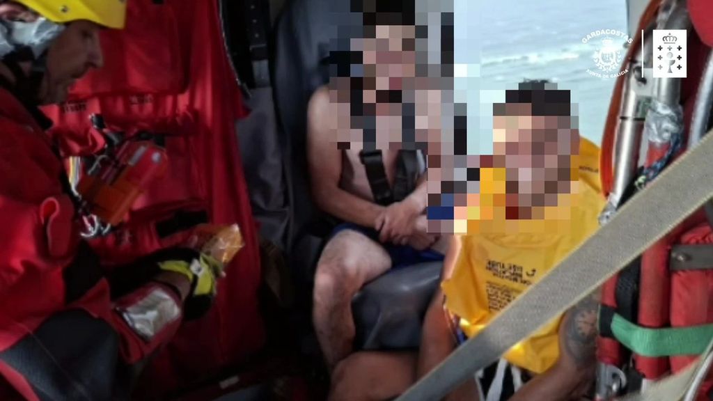Rescatan en helicóptero a dos bañistas con dificultades para salir del agua en Ortigueira, A Coruña