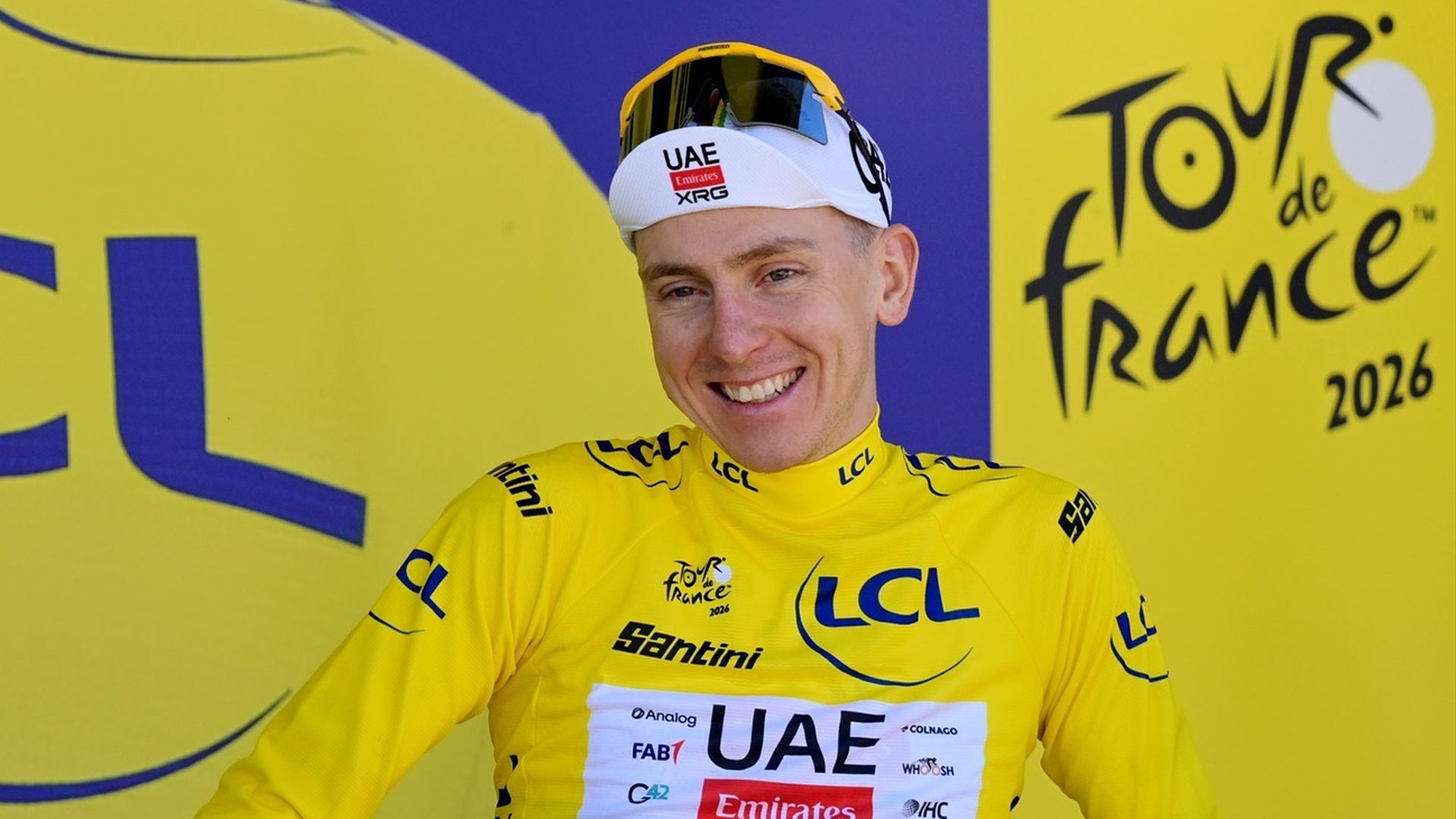 Tadej Pogacar con el maillot amarillo en el Tour de Francia 2026 Tadej Pogacar con el maillot amarillo en el Tour de Francia 2026