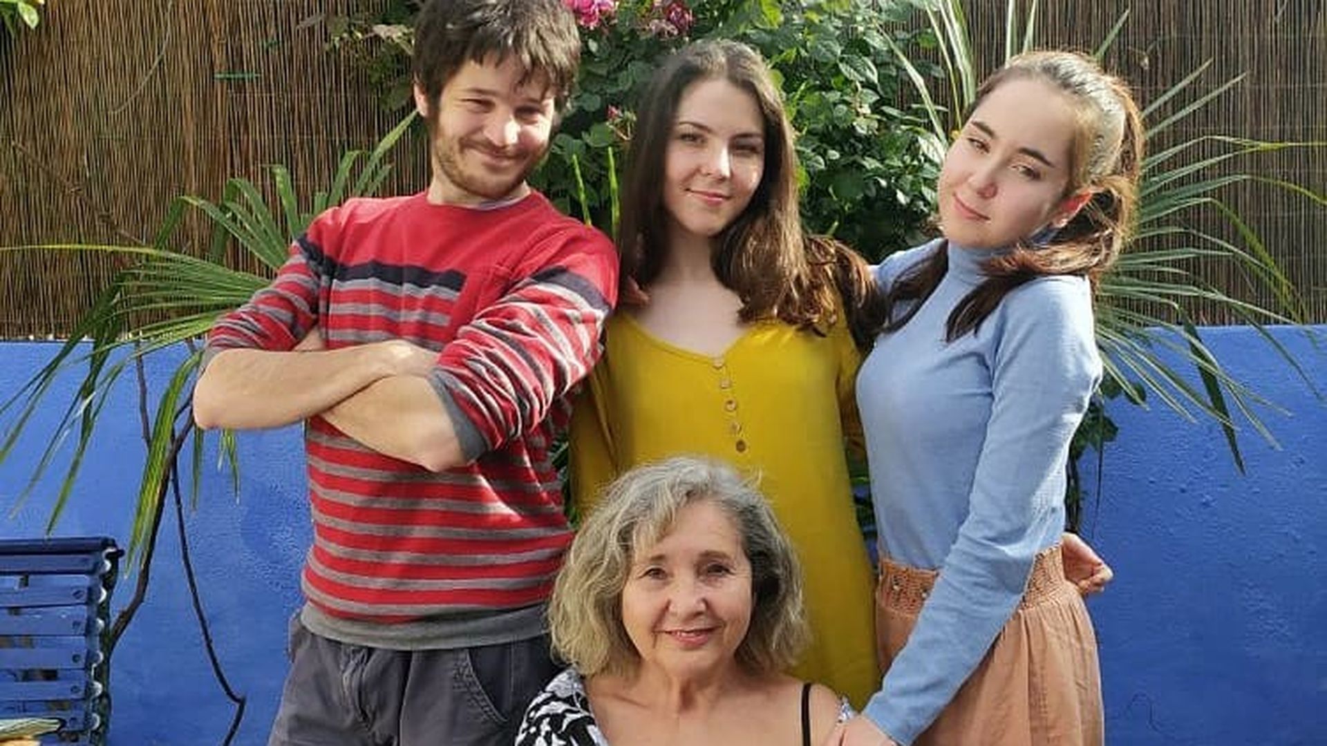 Ascen López junto a sus hijos Ascen López junto a sus hijos