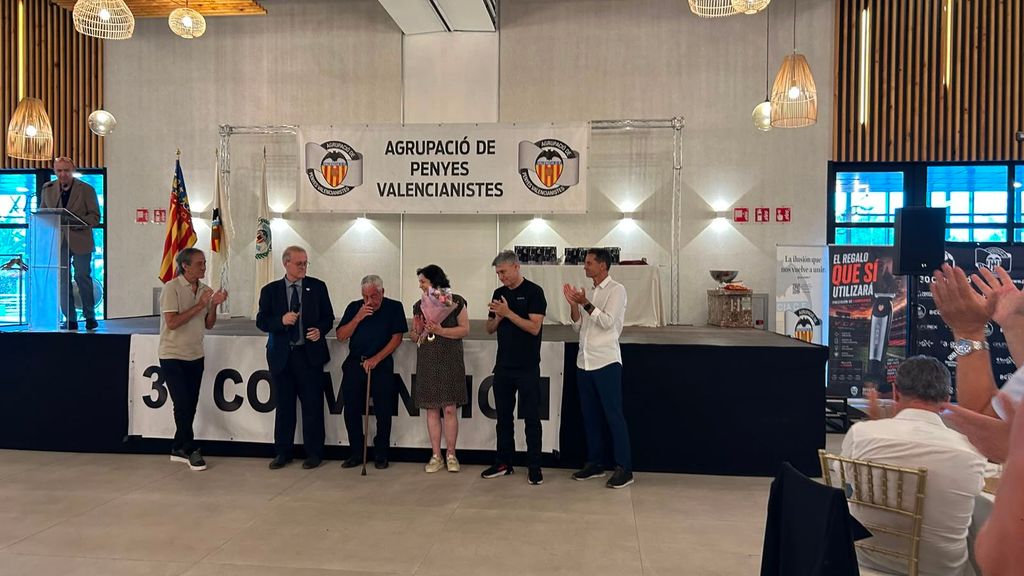 Claramunt llora emocionado en la XXX Convención de Peñas