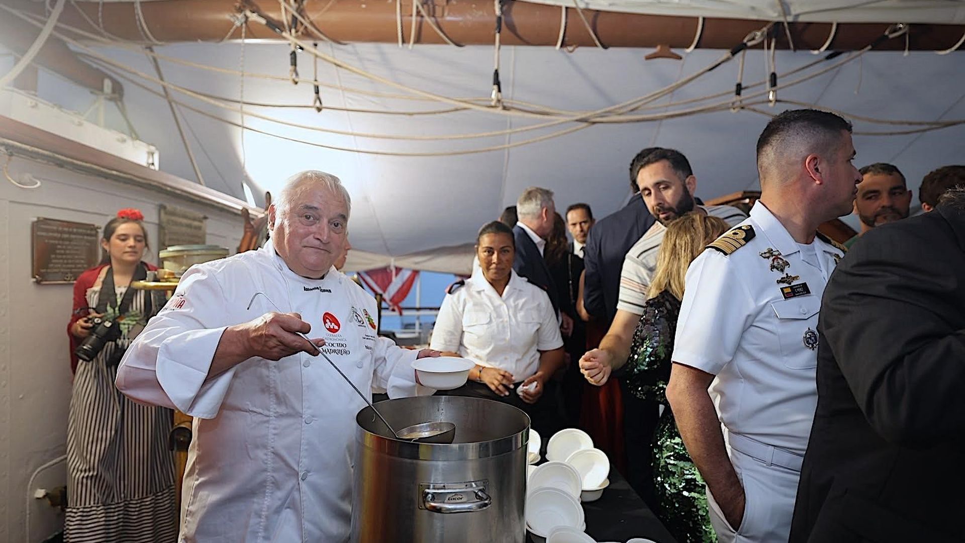 El cocido a bordo del buque Juan Sebastián el Cano