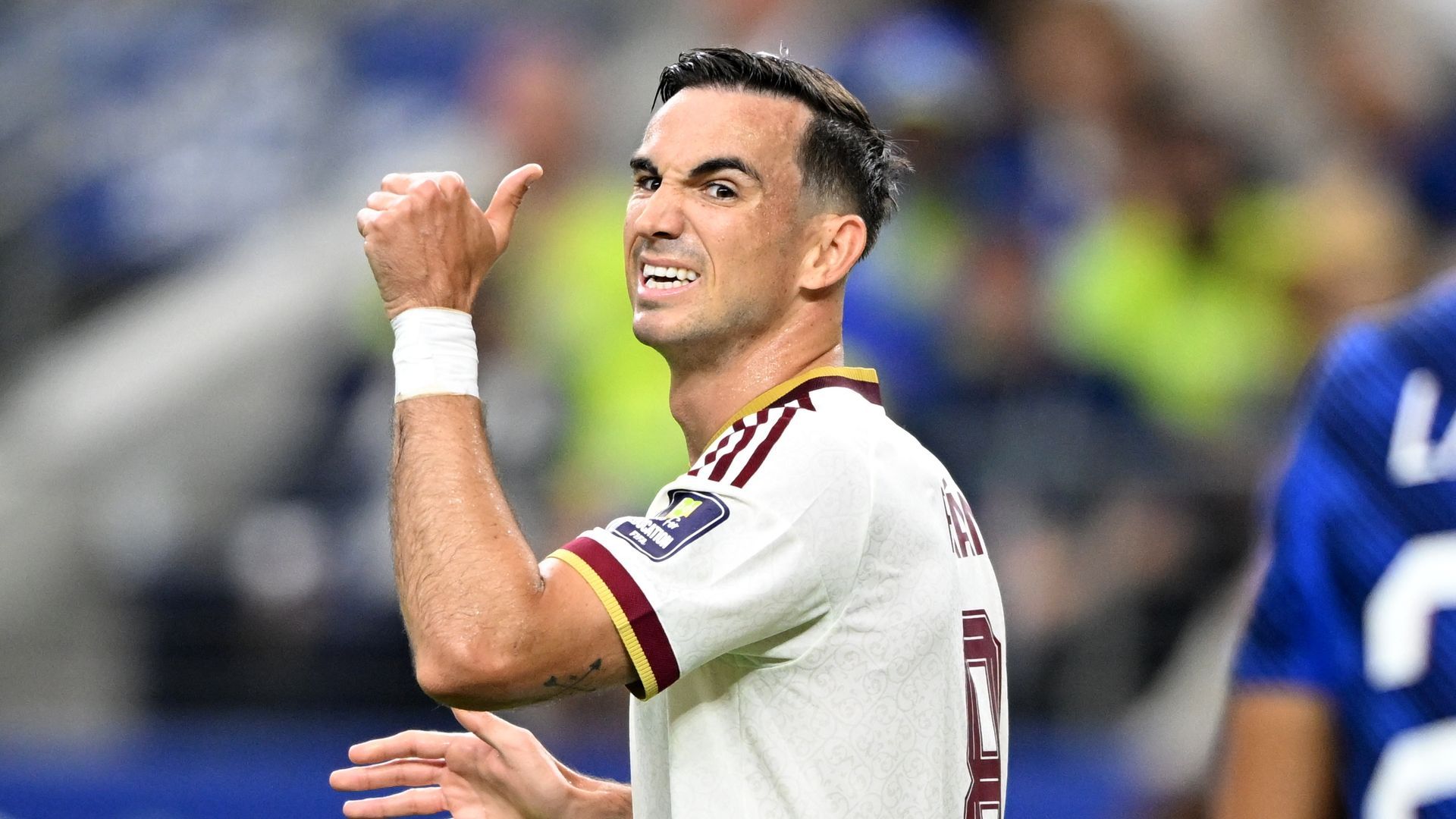 Fabián se lamenta de la acción que perdonó ante Francia. Fabián se lamenta de la acción que perdonó ante Francia.