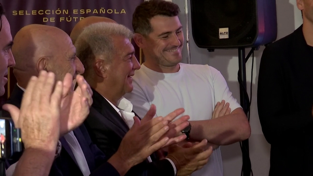 Los gestos de Laporta rodeado de madridistas en el acto de Casa España en Dallas