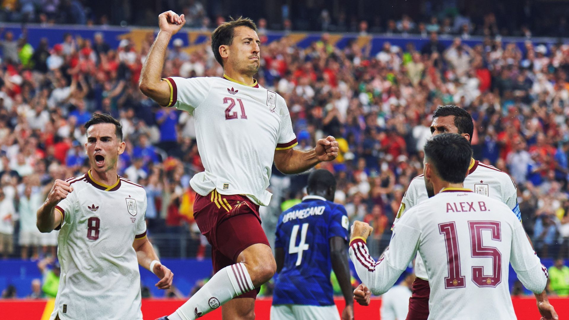 Los jugadores de España celebran el gol de Mikel Oyarzabal Los jugadores de España celebran el gol de Mikel Oyarzabal