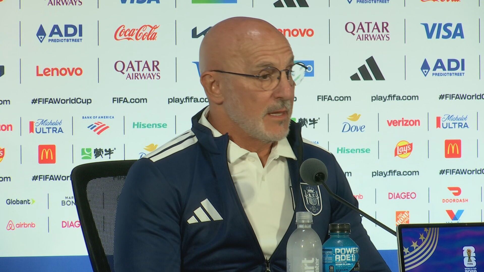 Luis de la Fuente en sala de prensa