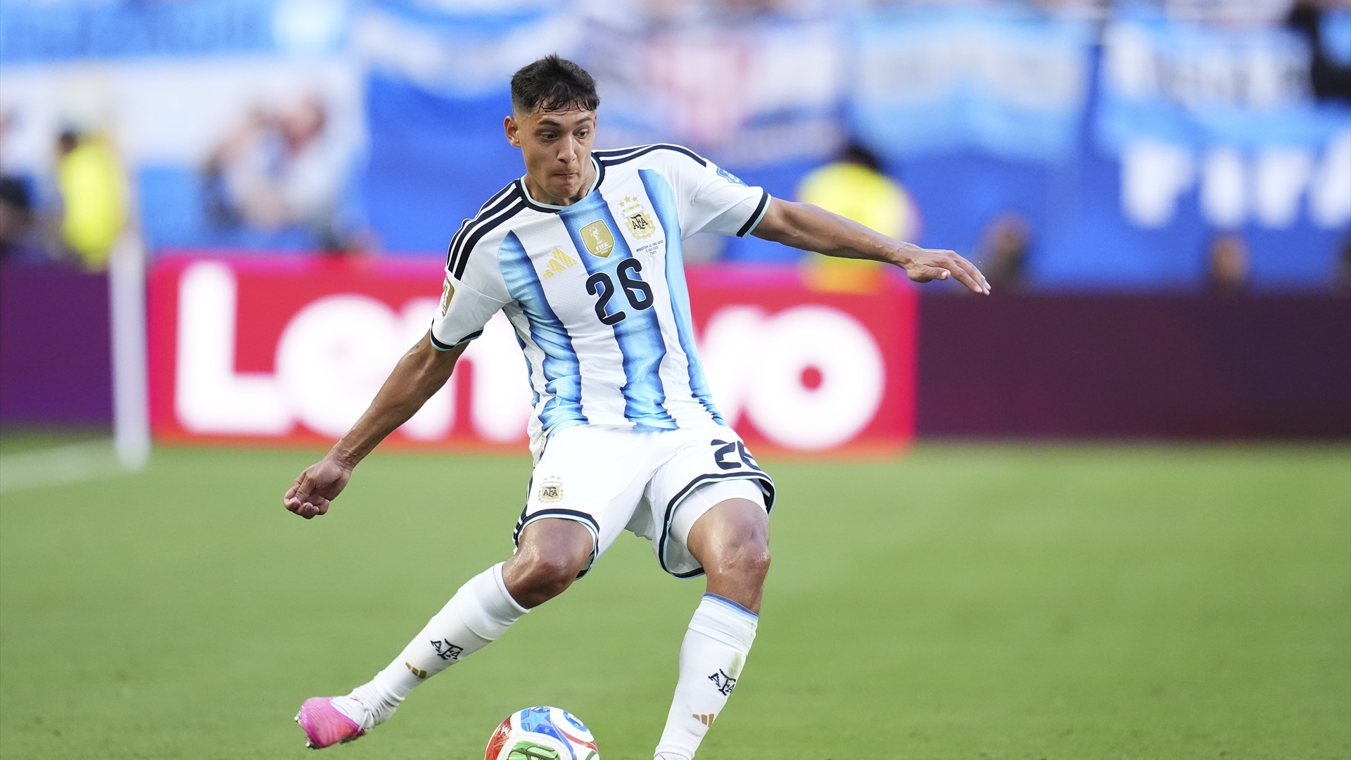 Nahuel Molina, en un partido con Argentina durante el Mundial Nahuel Molina, en un partido con Argentina durante el Mundial