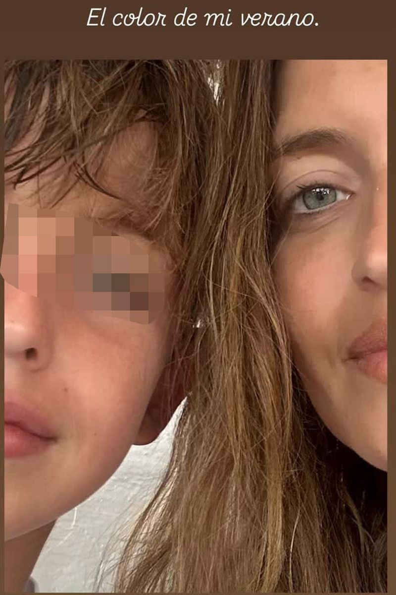 Sara Carbonero y su posado veraniego con su hijo Martín