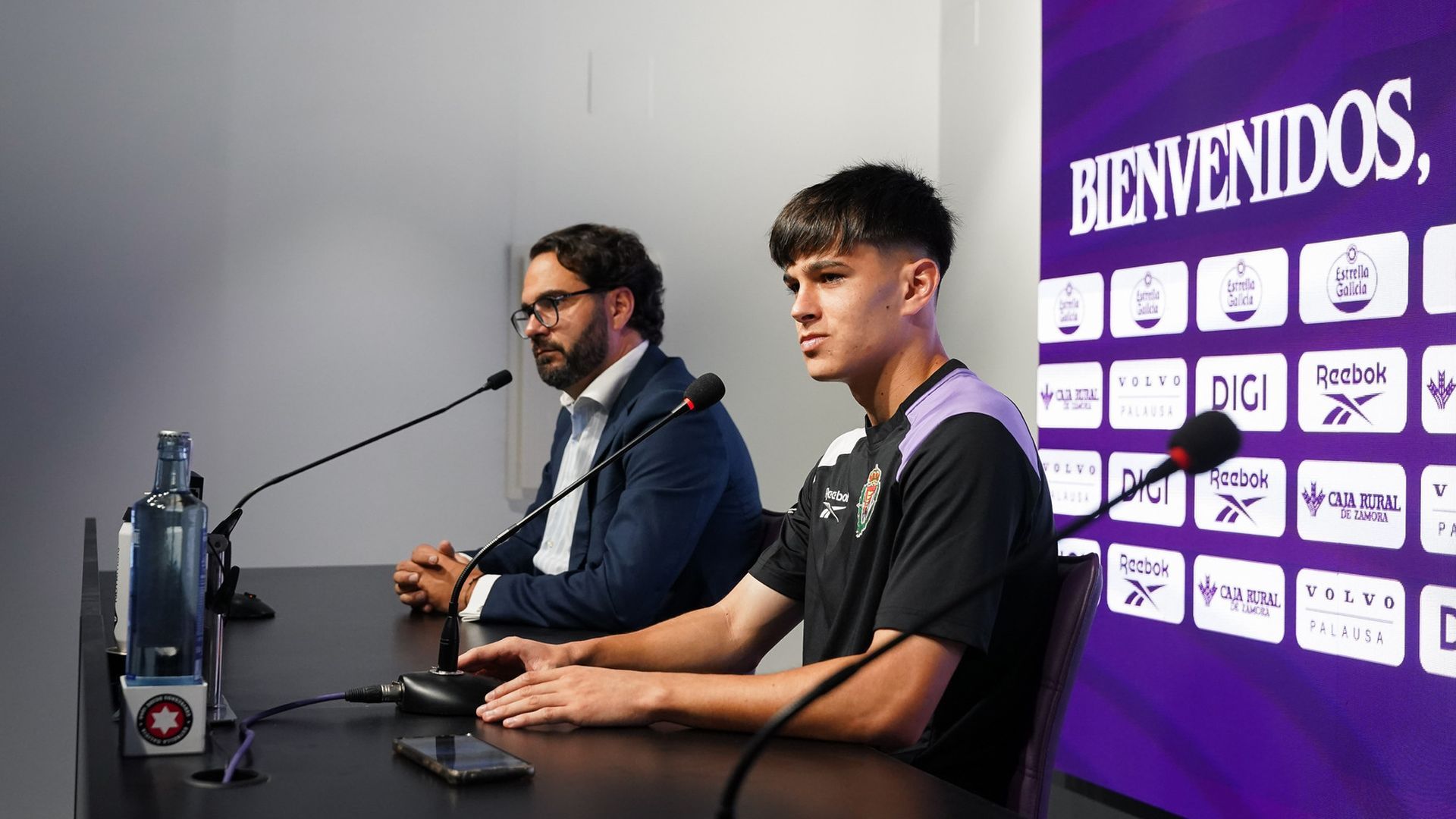 Víctor Orta y Dani Pérez, en su presentación con el Real Valladolid Víctor Orta y Dani Pérez, en su presentación con el Real Valladolid