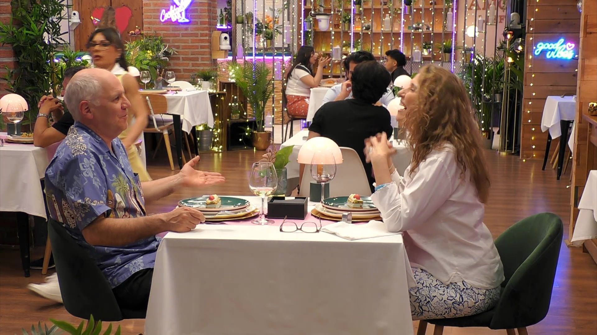 Aída desvela sus cartas en mitad de su cita en ‘First Dates’: “Me está gustando mucho…”