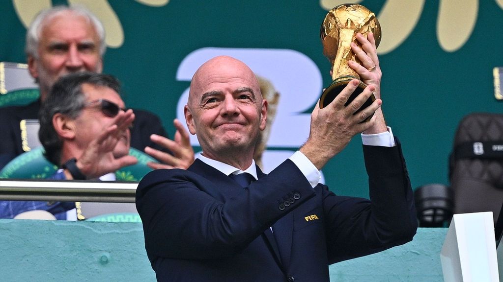 Infantino da marcha atrás con su idea de privatizar el Mundial