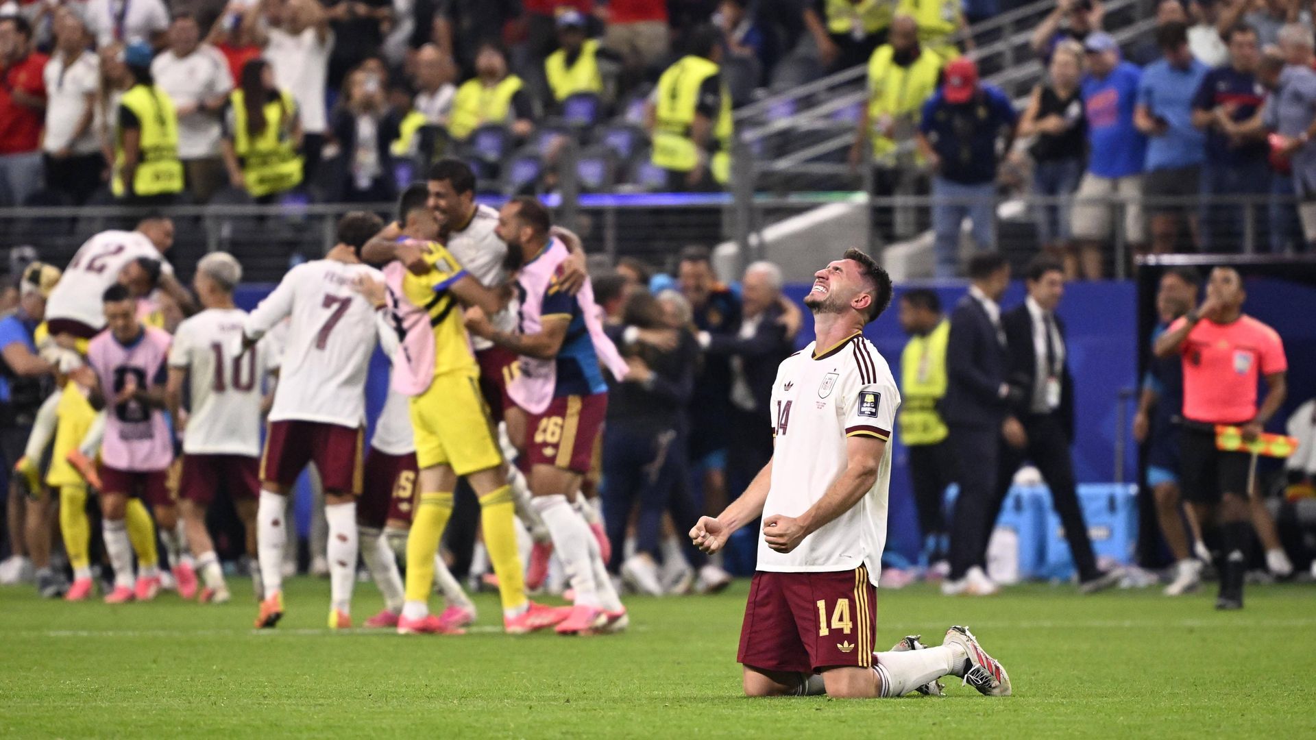 Laporte y el resto de jugadores de España celebran el pase a la final del Mundial 2026 Laporte y el resto de jugadores de España celebran el pase a la final del Mundial 2026