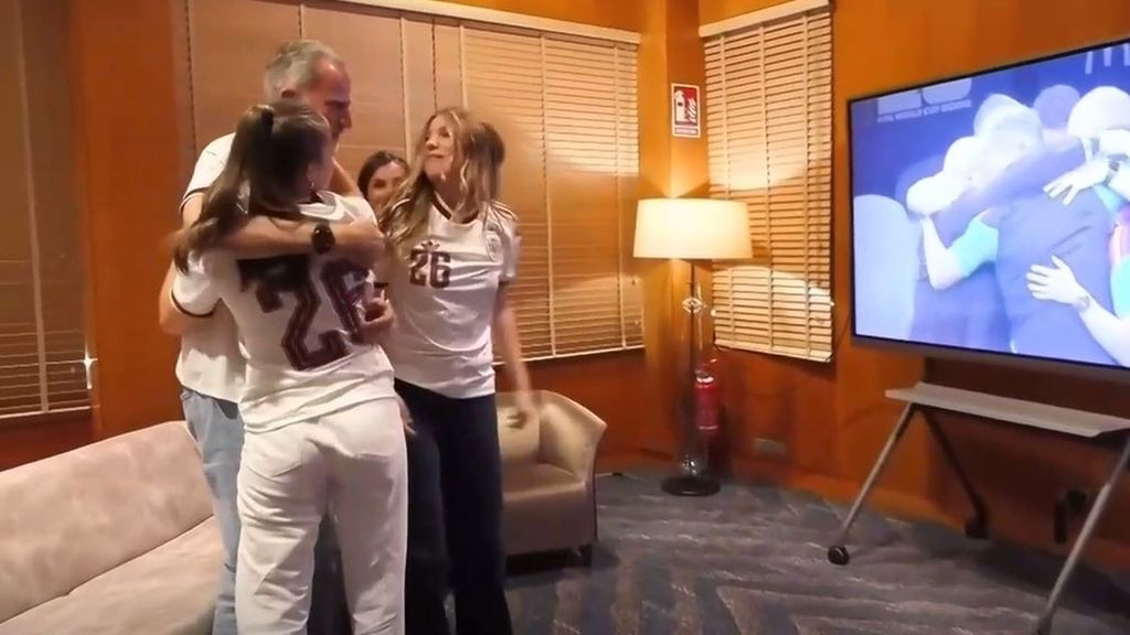 Los reyes, la princesa Leonor y la infanta Sofía celebran eufóricos el pase de España a la final del Mundial: "¡A por ello!"