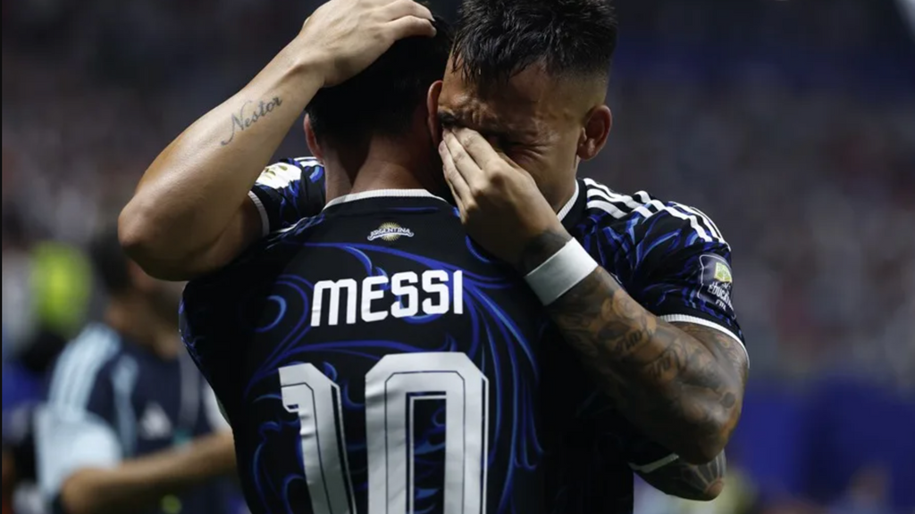 Así fue cómo se hizo la fotografía de Leo Messi bañando al bebé Lamine Yamal