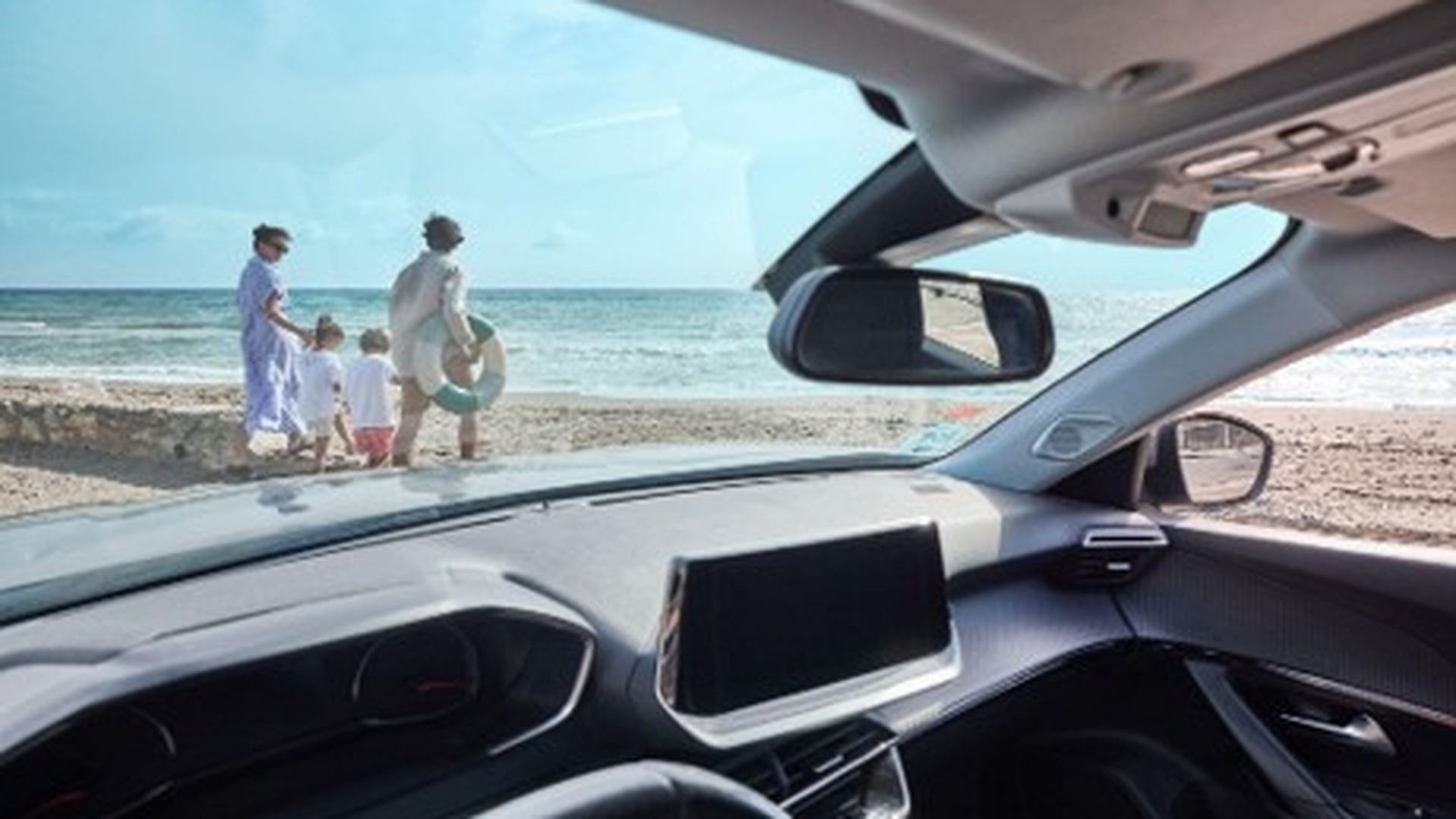 Estos son algunos "peligros invisibles" que puede sufrir tu coche en días de playa